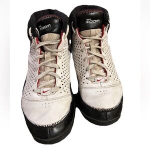 Nike Men’s Zoom BB 2 “Chicago Bulls”  White/Varsity Red Basketball Shoes, 11.5